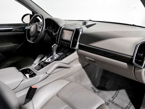 Used 2013 Porsche Cayenne Diesel AWD/4WD image 26