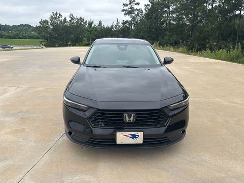 Used 2023 Honda Accord EX image 2
