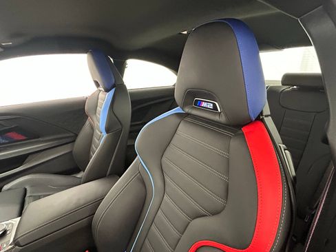 Used 2025 BMW M2 w/ Lighting Package RWD image 32