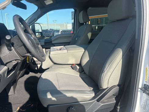 Used 2021 Ford F250 XL w/ STX Appearance Package image 9