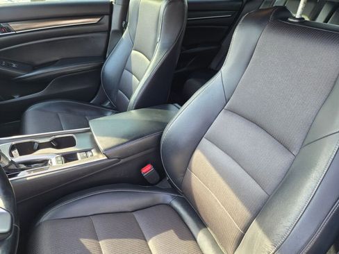 Used 2018 Honda Accord Sport image 16