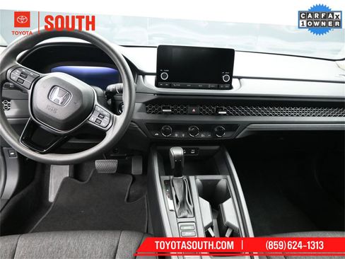 Used 2025 Honda Accord SE image 10