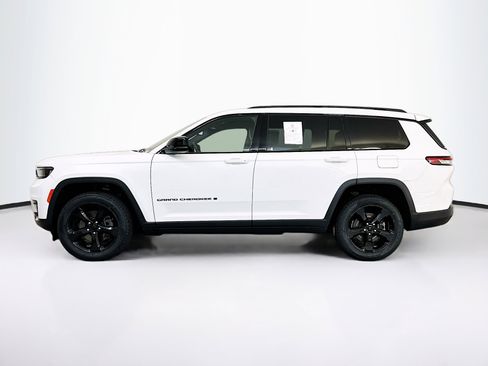 Used 2022 Jeep Grand Cherokee L Laredo AWD/4WD image 4