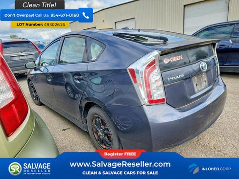 Used 2014 Toyota Prius Three image 3