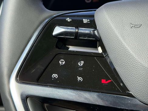 New 2026 Cadillac Vistiq Luxury AWD/4WD image 17