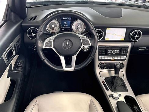 Used 2012 Mercedes-Benz SLK 350 image 6