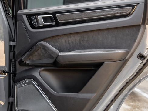 Certified 2022 Porsche Cayenne Turbo GT AWD/4WD image 41