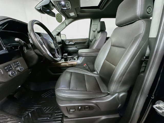 Used 2024 Chevrolet Silverado 1500 RST AWD/4WD image 4