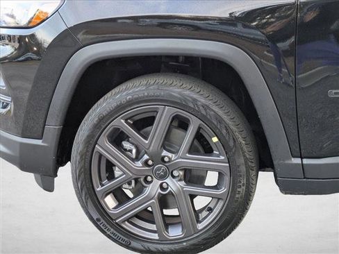 New 2026 Jeep Compass Latitude AWD/4WD image 10