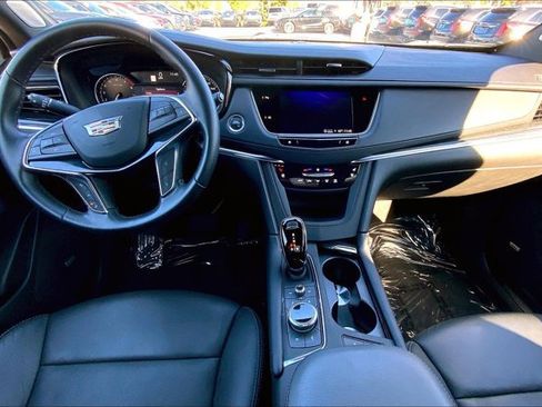 Used 2025 Cadillac XT5 Premium Luxury image 15