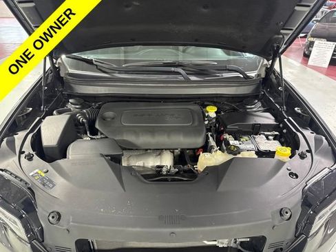 Used 2019 Jeep Cherokee Latitude Plus AWD/4WD image 10