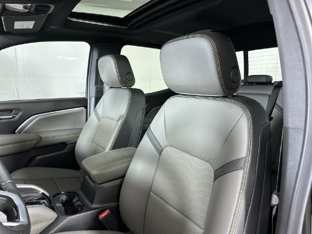 New 2026 Chevrolet Colorado ZR2 w/ Technology Package AWD/4WD image 21