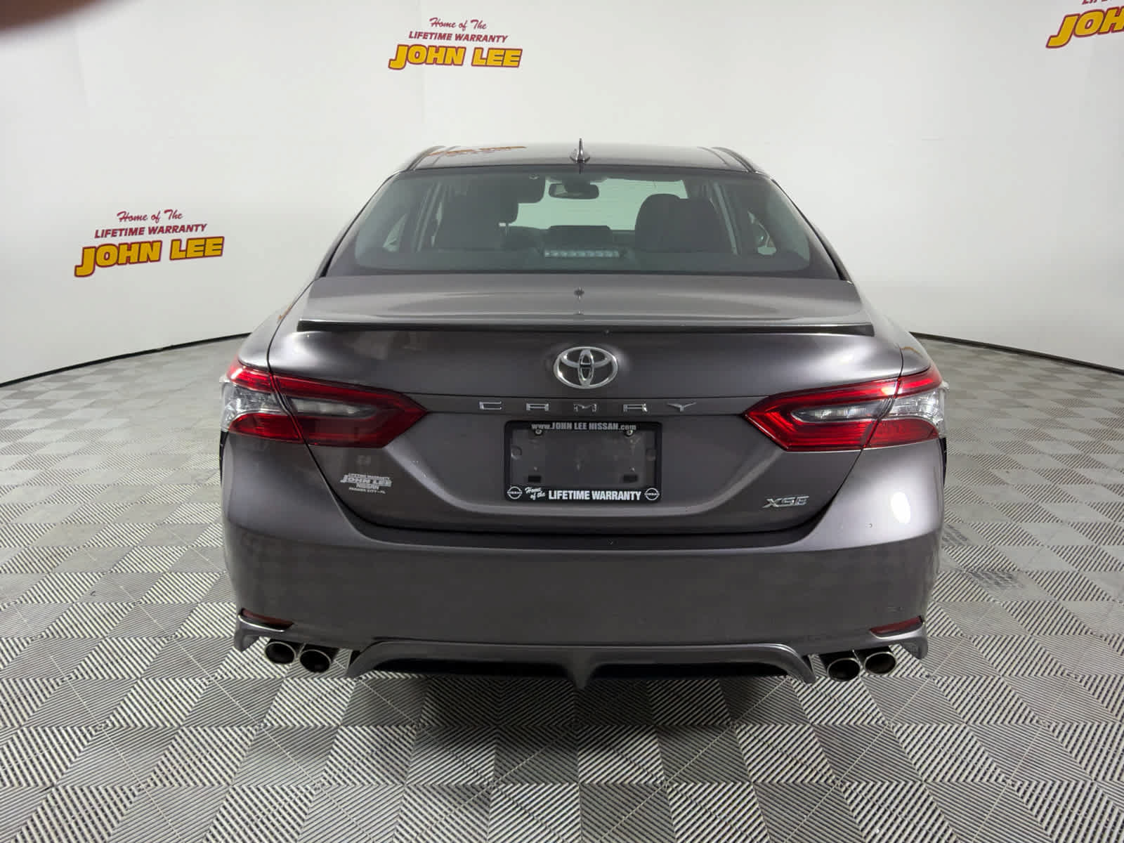 Used 2024 Toyota Camry XSE FWD image 4