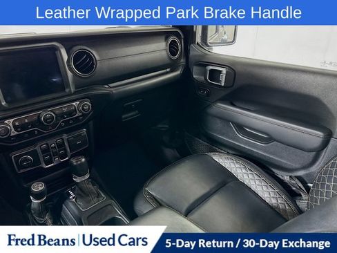 Used 2021 Jeep Wrangler Unlimited Sahara AWD/4WD image 30