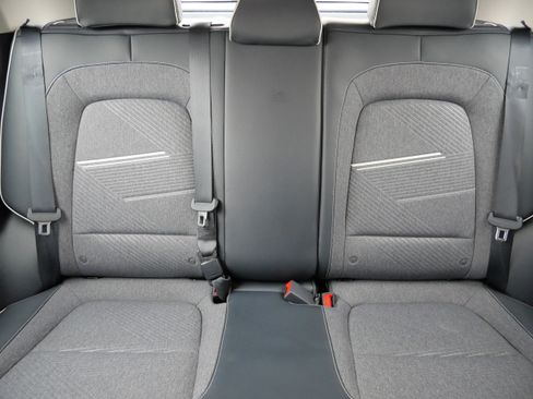 Used 2023 Hyundai Venue Limited w/ Cargo Package image 13