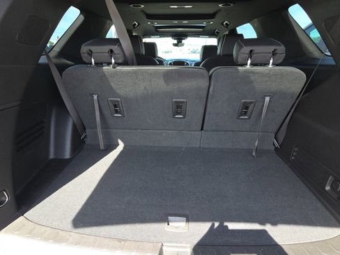 Used 2023 Chevrolet Traverse Premier FWD image 16