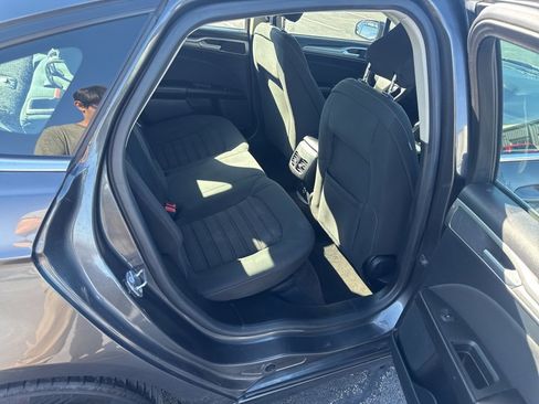 Used 2020 Ford Fusion SE image 22