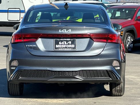 Used 2023 Kia Forte LXS w/ LXS Technology Package image 5