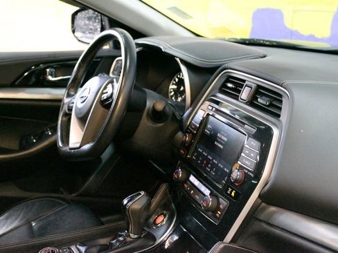 Used 2019 Nissan Maxima SL FWD image 10