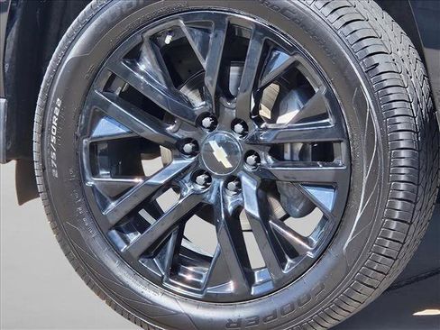 Used 2021 Chevrolet Suburban LT RWD image 8