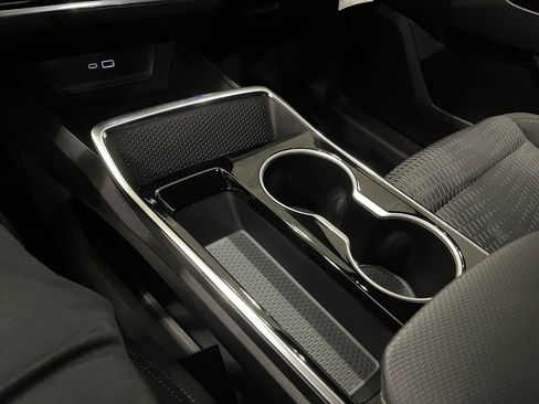 New 2025 Chevrolet Equinox LT w/ Safety and Technology Package image 17