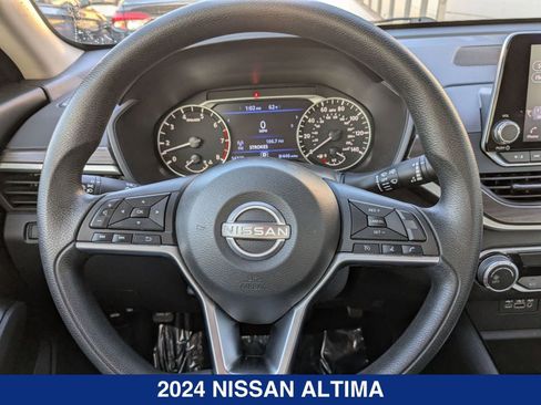 Used 2024 Nissan Altima 2.5 SV image 12