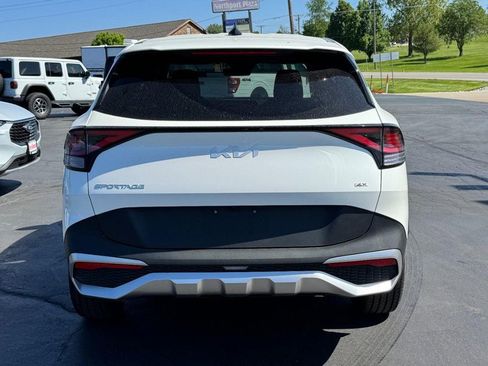 Used 2023 Kia Sportage LX AWD/4WD image 4