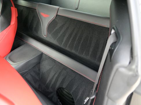 Used 2019 Aston Martin V8 Vantage Coupe image 41