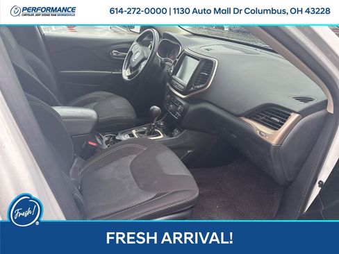 Used 2016 Jeep Cherokee Latitude w/ Comfort/Convenience Group image 16