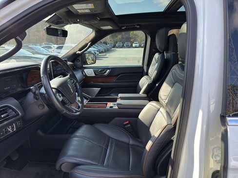 Used 2022 Lincoln Navigator L Black Label image 9