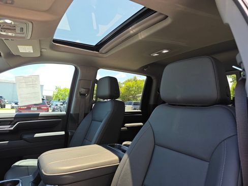 Used 2025 GMC Sierra 3500 SLT w/ SLT Convenience Package AWD/4WD image 22