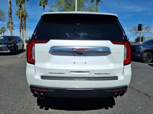 Used 2022 GMC Yukon XL Denali w/ Denali Premium Package image 6