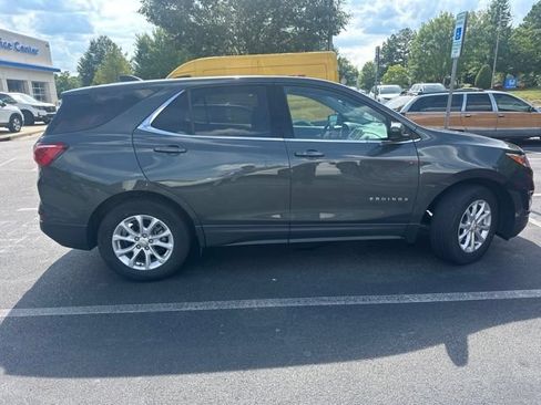 Used 2020 Chevrolet Equinox LT FWD image 2