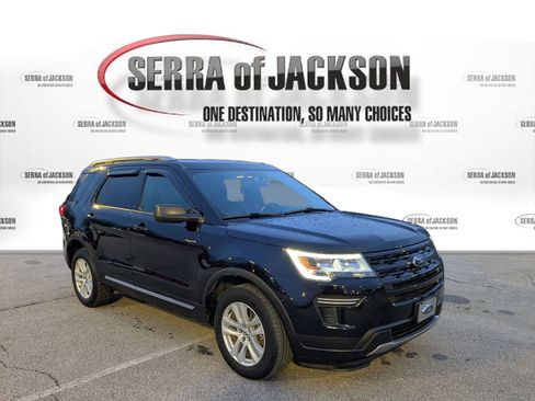 Used 2018 Ford Explorer XLT image 7