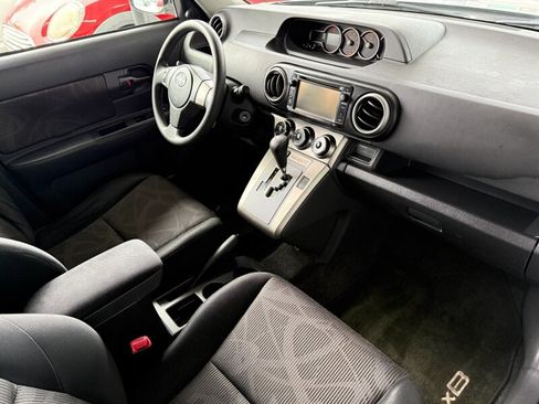 Used 2014 Scion xB image 25