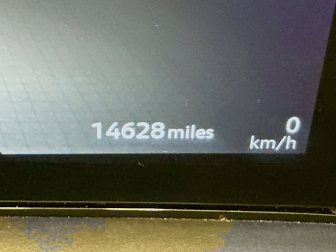 Used 2024 Nissan Ariya AWD image 19