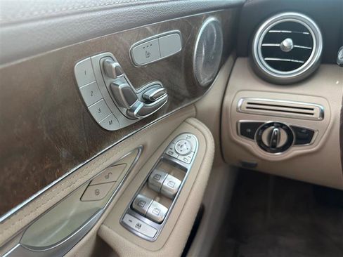 Used 2015 Mercedes-Benz C 300 4MATIC Sedan image 28
