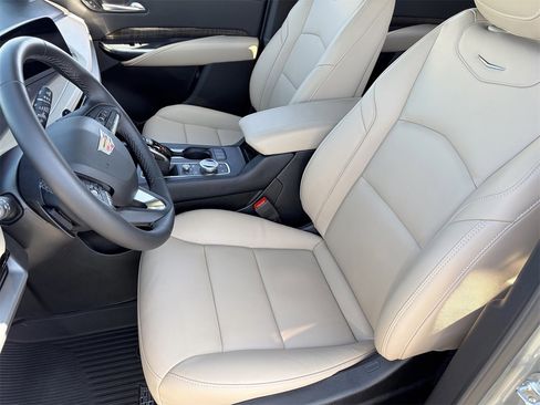 Certified 2025 Cadillac XT4 Premium Luxury image 20