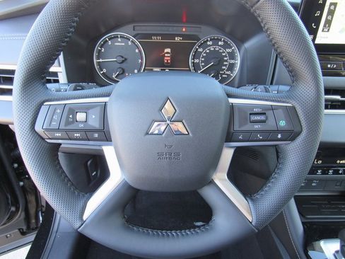 New 2025 Mitsubishi Outlander SE image 20