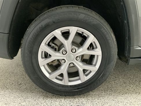 Used 2021 Jeep Grand Cherokee L Limited image 12