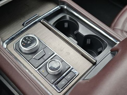 Used 2024 Ford Expedition Limited image 25