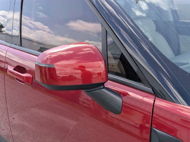 Used 2025 Hyundai Santa Fe SEL FWD image 10