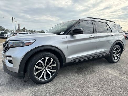 Used 2022 Ford Explorer ST-Line w/ Class IV Trailer Tow Package RWD image 8