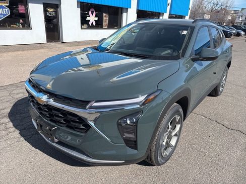 New 2026 Chevrolet Trax LT w/ Driver Confidence Package image 2