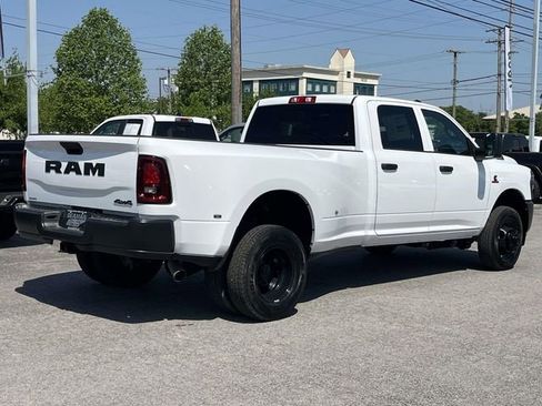 New 2026 RAM 3500 Tradesman AWD/4WD image 7