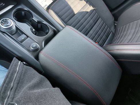 Used 2025 Ford Explorer ST-Line w/ ST-Line Street Pack image 27