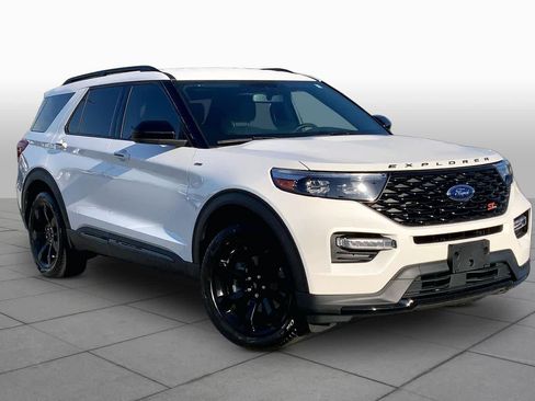 Used 2024 Ford Explorer ST-Line w/ Class IV Trailer Tow Package image 3