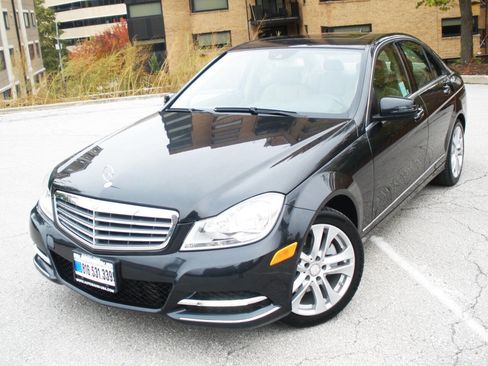 Used 2013 Mercedes-Benz C 250 Sedan image 1
