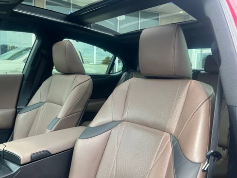 Used 2023 Lexus ES 350 Ultra Luxury w/ Accessory Package (Z2) FWD image 15