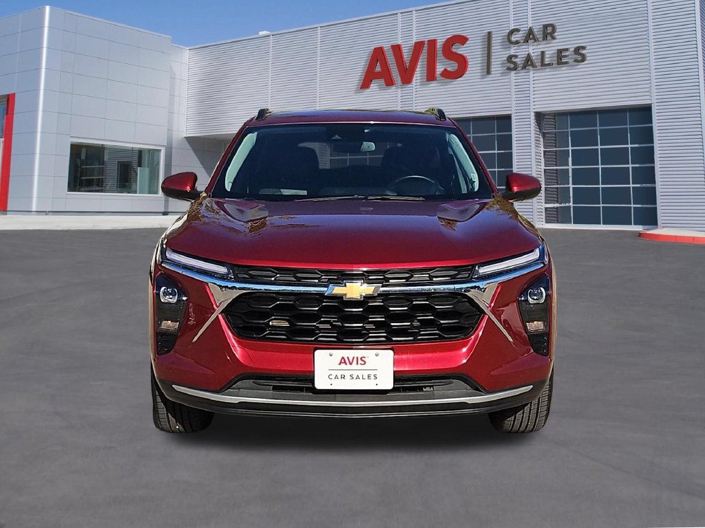 Used 2025 Chevrolet Trax LT w/ LT Convenience Package FWD image 2